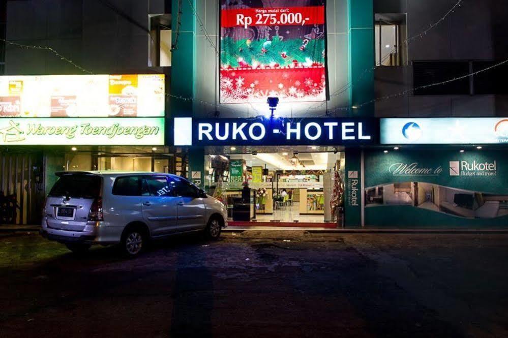 Oyo 277 Rukotel Near Rsu Adi Husada Undaan Kota Surabaya Exterior photo